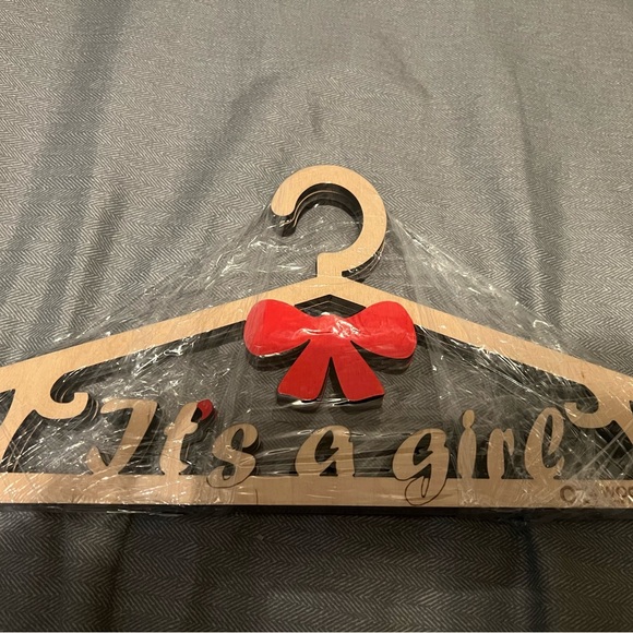 Other - NEW PACK OF 6 Wooden 'It's a Girl' Hanger with Red Bow